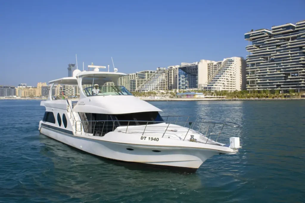 rent yacht dubai