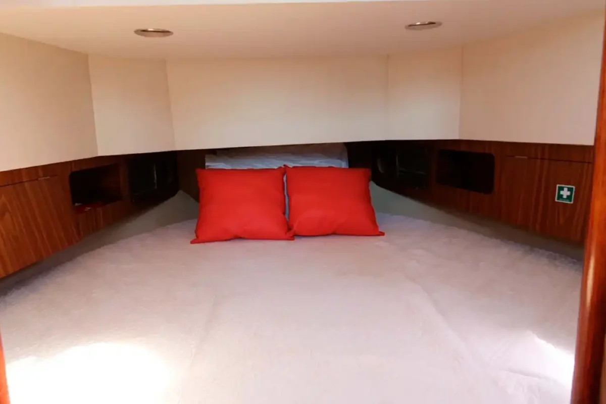 Dubai Yacht uno exterior and interior 5