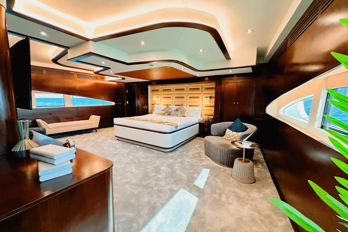 Dubai Yacht Stardom bedroom