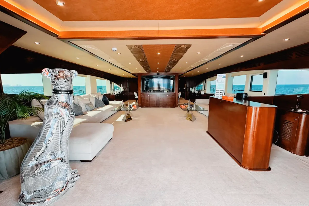 Dubai Yacht Stardom main salon
