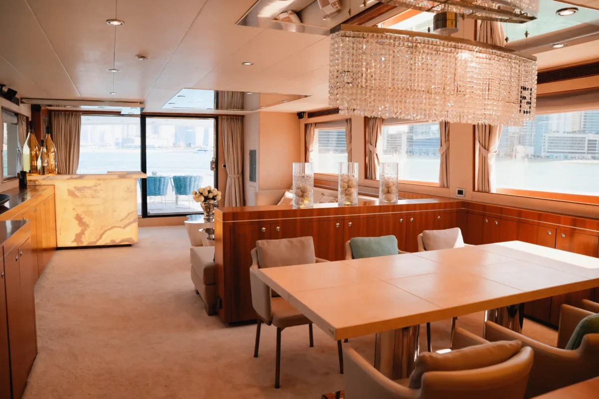 Dubai yacht salon