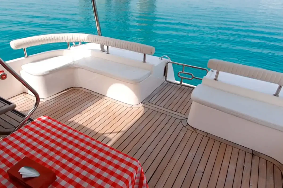 Dubai Yacht Altar Flybridge