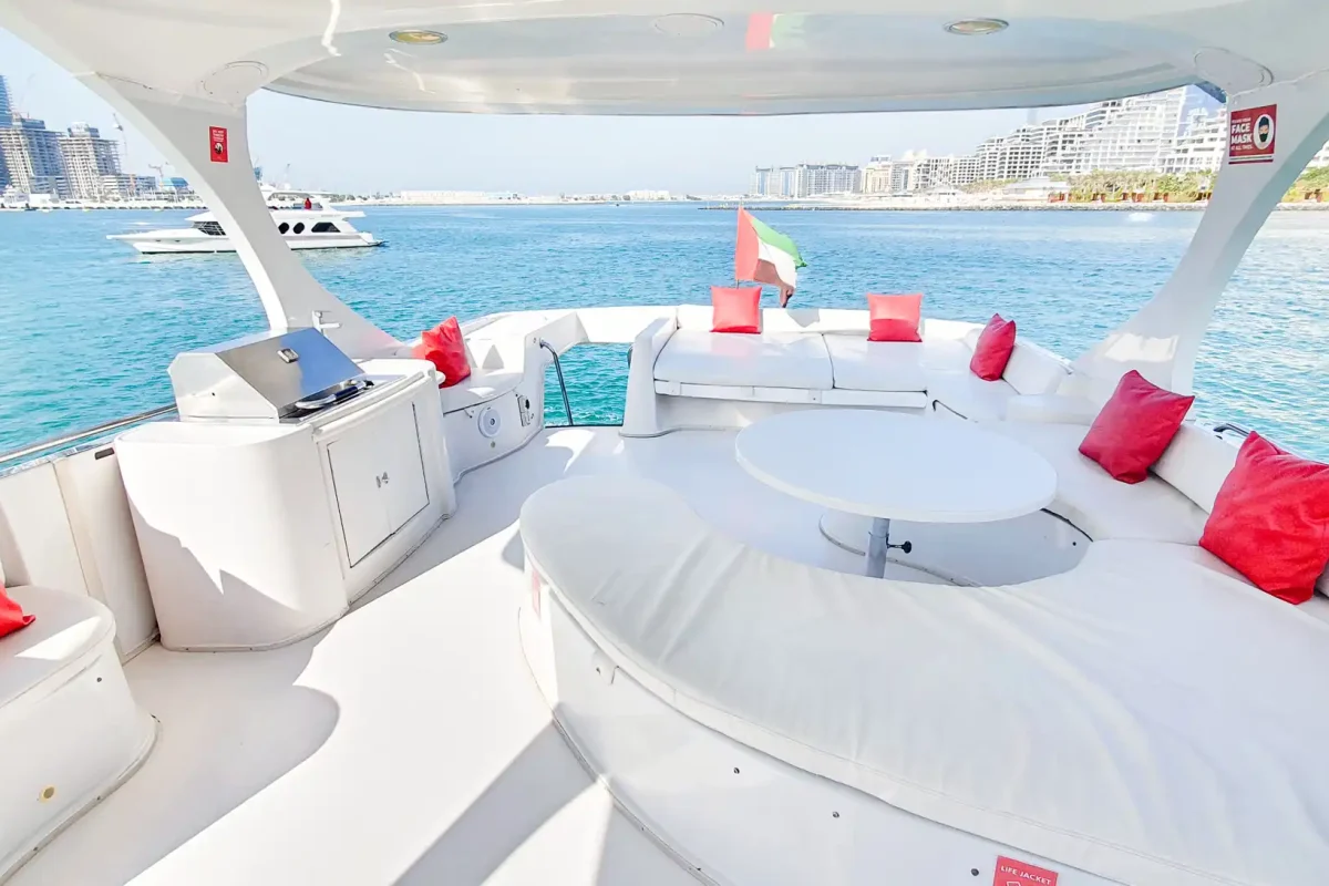 Dubai Yacht Pisces flybridge