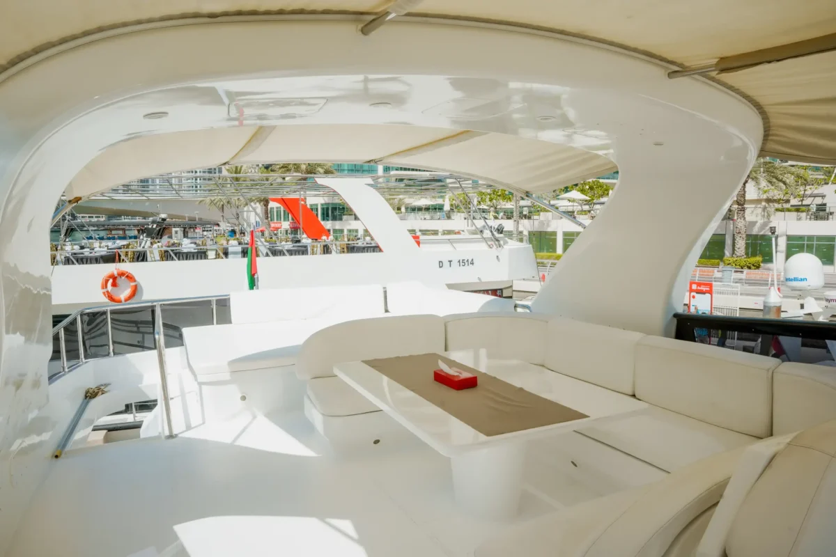 Dubai Yacht Elara Flybridge