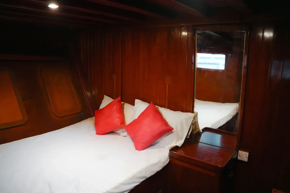 Dubai Yacht Azure cabin