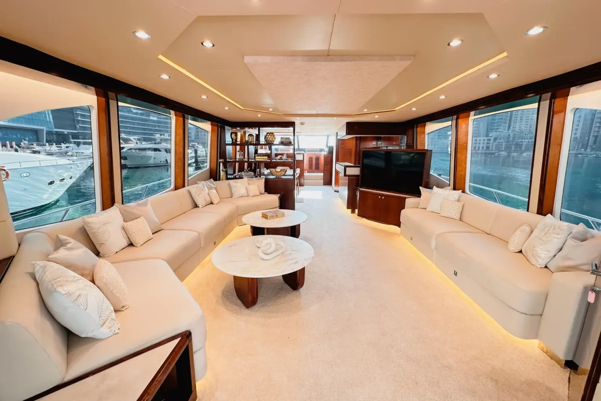 Dubai Yacht Solana main salon