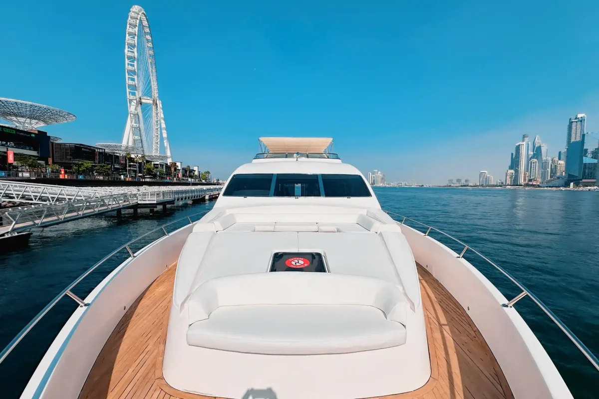 Dubai Yacht Solana Foredeck