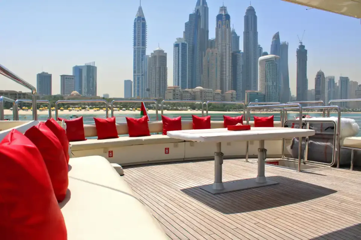 Dubai Yacht Freedom flybridge